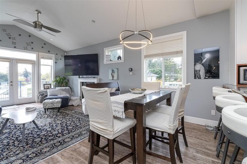 164 White Pine Rd, View Royal, BC 