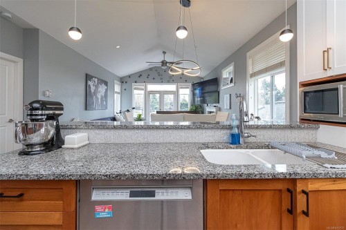 164 White Pine Rd, View Royal, BC 