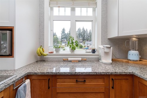 164 White Pine Rd, View Royal, BC 