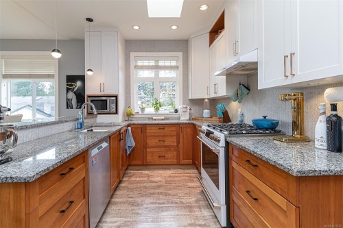 164 White Pine Rd, View Royal, BC 