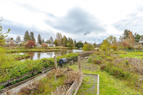 164 White Pine Rd, View Royal, BC 