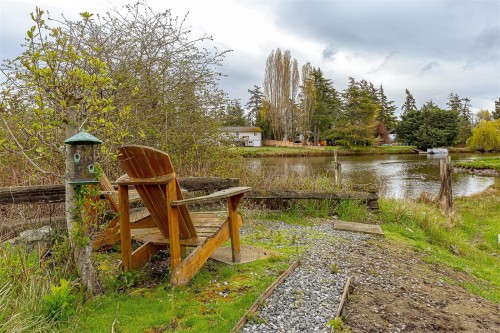 164 White Pine Rd, View Royal, BC 