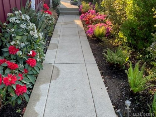 164 White Pine Rd, View Royal, BC 