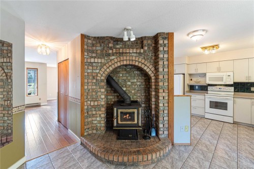 5634 Metral Dr, Nanaimo, BC 