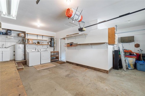 5634 Metral Dr, Nanaimo, BC 