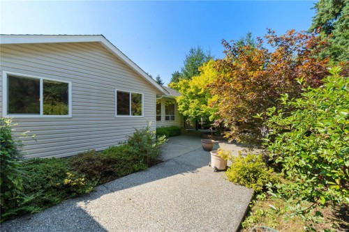 5634 Metral Dr, Nanaimo, BC 