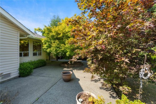 5634 Metral Dr, Nanaimo, BC 