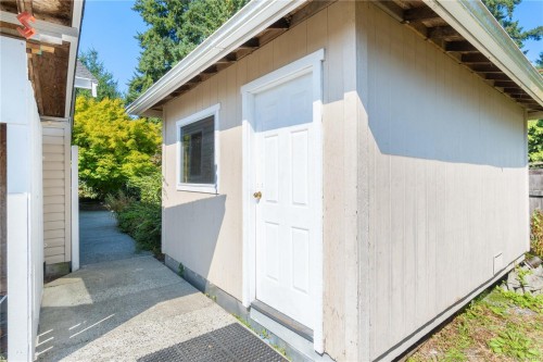 5634 Metral Dr, Nanaimo, BC 