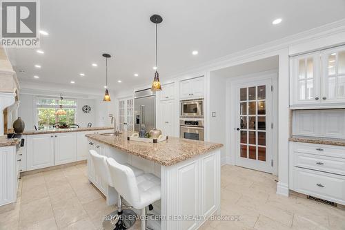 2197 Courrier Lane, Mississauga, ON - Indoor Photo Showing Kitchen With Upgraded Kitchen