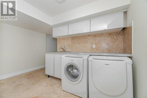 2197 Courrier Lane, Mississauga, ON - Indoor Photo Showing Laundry Room