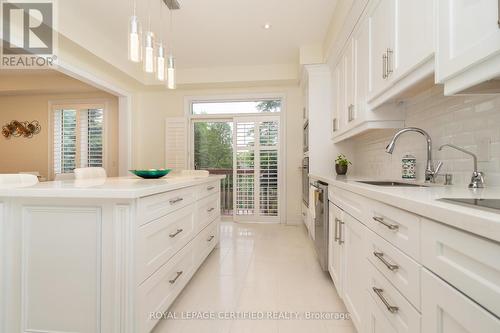 792 Glenbrook Avenue, Burlington, ON - Indoor Photo Showing Kitchen