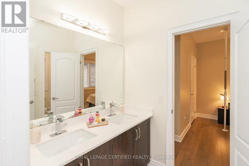 792 Glenbrook Avenue, Burlington, ON - Indoor Photo Showing Bathroom
