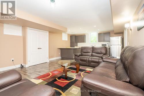 792 Glenbrook Avenue, Burlington, ON - Indoor Photo Showing Living Room