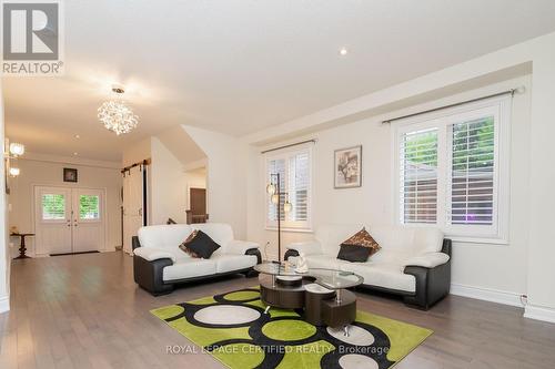 792 Glenbrook Avenue, Burlington, ON - Indoor Photo Showing Living Room