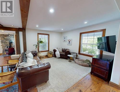 314 Halloway Road, Quinte West (Sidney Ward), ON - Indoor Photo Showing Living Room