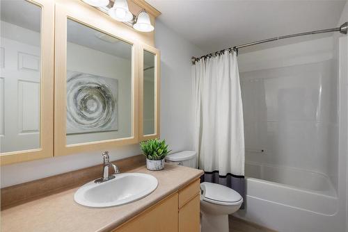 1009 Hudson Road, West Kelowna, BC - Indoor Photo Showing Bathroom