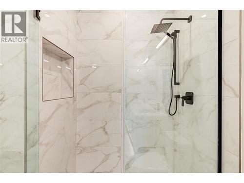 839 Lawson Avenue Unit# 4, Kelowna, BC - Indoor Photo Showing Bathroom