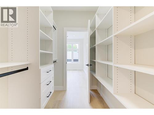 839 Lawson Avenue Unit# 4, Kelowna, BC - Indoor With Storage