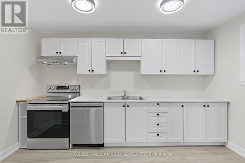 KITCHEN - 1402 Hwy 6, Hamilton, ON - Indoor Photo Showing Kitchen