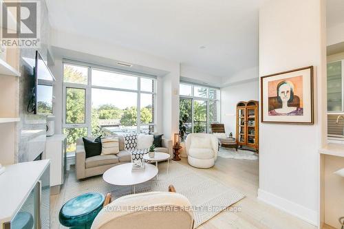 408 - 66 Kippendavie Avenue, Toronto, ON - Indoor Photo Showing Living Room