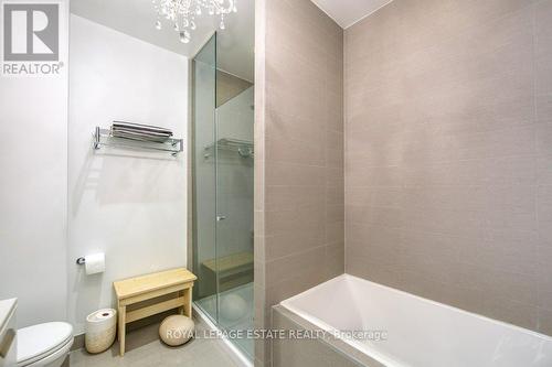 408 - 66 Kippendavie Avenue, Toronto, ON - Indoor Photo Showing Bathroom