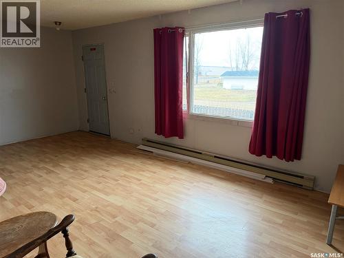 128 1St Avenue S, Coronach, SK - Indoor Photo Showing Other Room