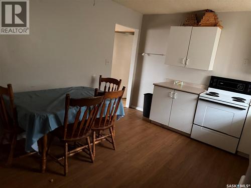 128 1St Avenue S, Coronach, SK - Indoor