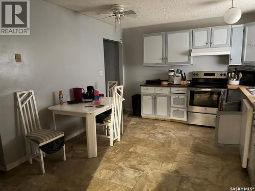 128 1St Avenue S, Coronach, SK - Indoor Photo Showing Kitchen