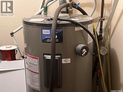 128 1St Avenue S, Coronach, SK - Indoor Photo Showing Basement