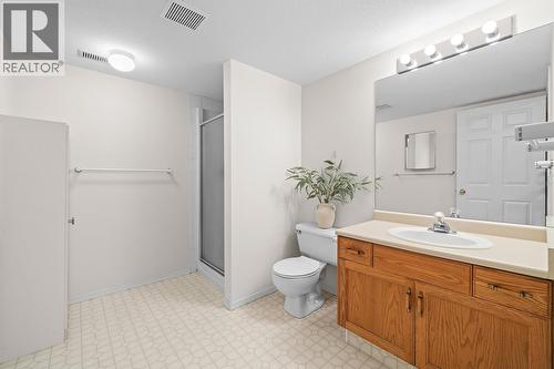 1874 Parkview Crescent Unit# 7, Kelowna, BC - Indoor Photo Showing Bathroom