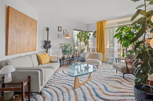 408-1010 View St, Victoria, BC - Indoor Photo Showing Living Room