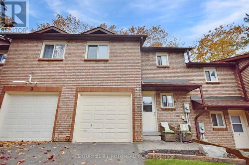 11 PHEASANT TRAIL  Barrie, ON L4N 6W4