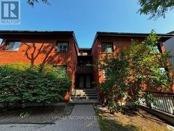 F - 37 ROBINSON AVENUE  Ottawa, ON K1N 8N8