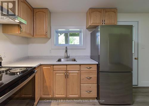 571 High Street, Orillia, ON - Indoor Photo Showing Kitchen