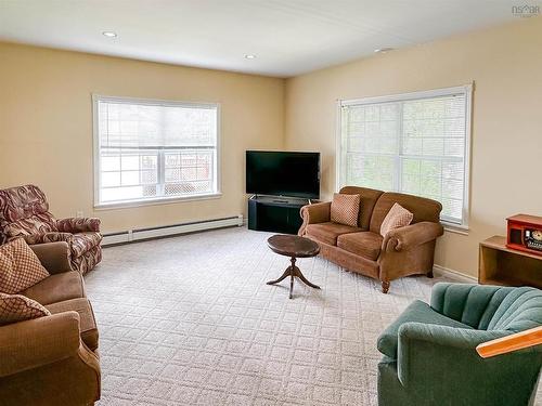 28 Bishop Avenue, New Minas, NS 