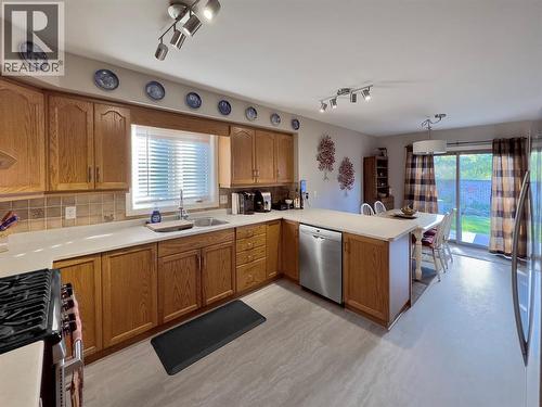 639 Secretariate Drive, St Clair, ON - Indoor Photo Showing Kitchen With Double Sink