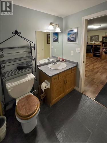 639 Secretariate Drive, St Clair, ON - Indoor Photo Showing Bathroom
