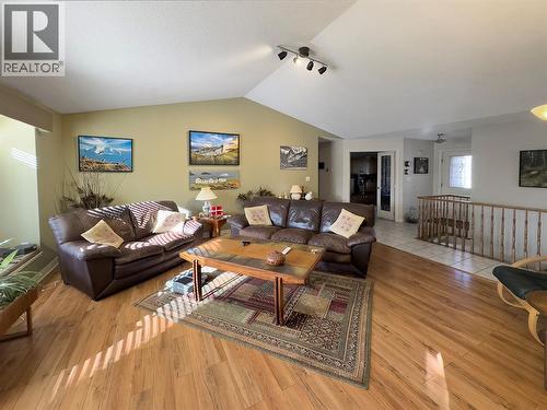 639 Secretariate Drive, St Clair, ON - Indoor Photo Showing Living Room