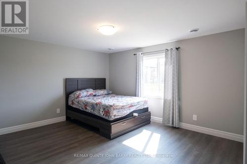 43 Cedar Park Crescent, Quinte West (Murray Ward), ON - Indoor Photo Showing Bedroom