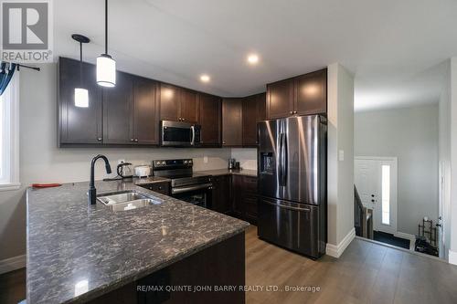 43 Cedar Park Crescent, Quinte West (Murray Ward), ON - Indoor Photo Showing Kitchen With Double Sink