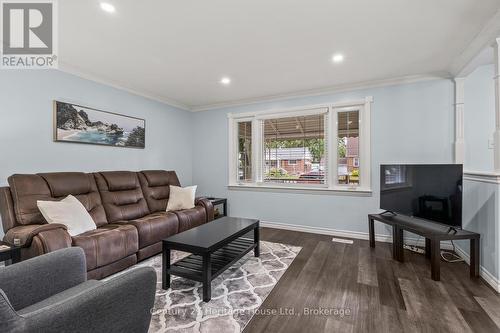 1842 Churchill Avenue, London East (East H), ON - Indoor Photo Showing Living Room