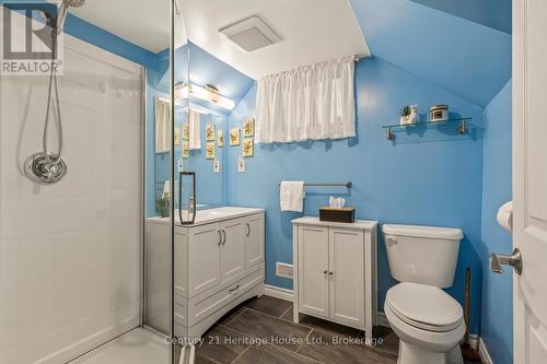 1842 Churchill Avenue, London East (East H), ON - Indoor Photo Showing Bathroom