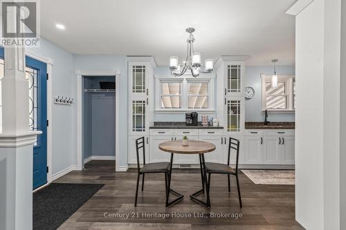 1842 Churchill Avenue, London East (East H), ON - Indoor Photo Showing Kitchen