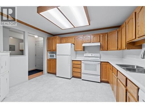 251 6 Street Se Unit# 110, Salmon Arm, BC - Indoor Photo Showing Kitchen With Double Sink