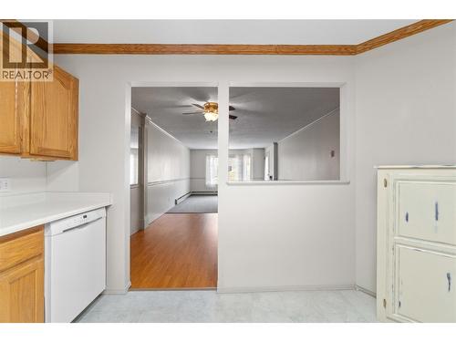 251 6 Street Se Unit# 110, Salmon Arm, BC - Indoor Photo Showing Kitchen