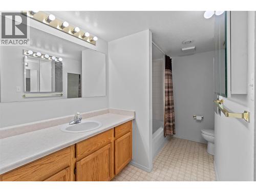 251 6 Street Se Unit# 110, Salmon Arm, BC - Indoor Photo Showing Bathroom