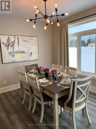 7 Nipigon Street, Kawartha Lakes (Verulam), ON - Indoor Photo Showing Dining Room