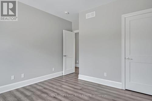 7 Nipigon Street, Kawartha Lakes (Verulam), ON - Indoor Photo Showing Other Room