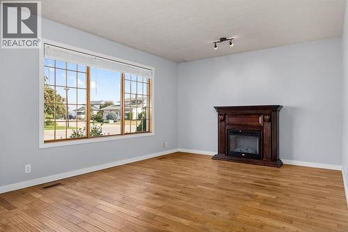 2625 Catherine Crescent, Armstrong, BC - Indoor Photo Showing Living Room With Fireplace