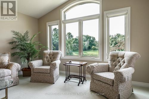 46 Frances Street W, West Perth (Mitchell), ON - Indoor Photo Showing Living Room
